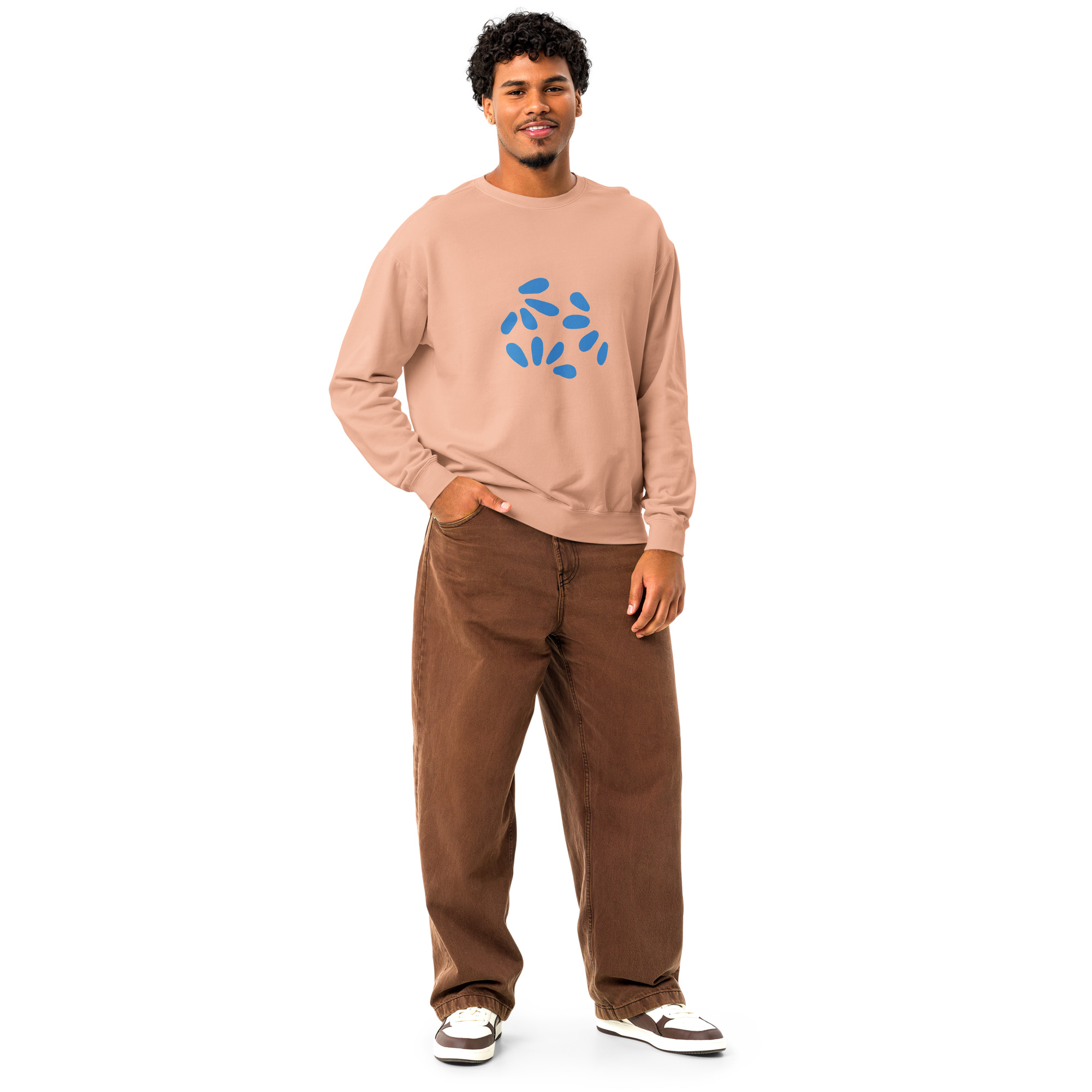 Fleece crewneck sweatshirt with garment dye (unisex) - Image 17