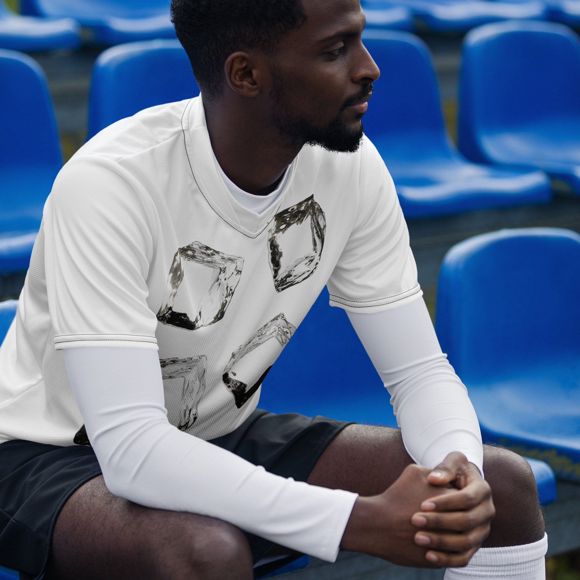 Eco-Friendly Men’s Recycled Sports Jersey for Active Wear - Image 8